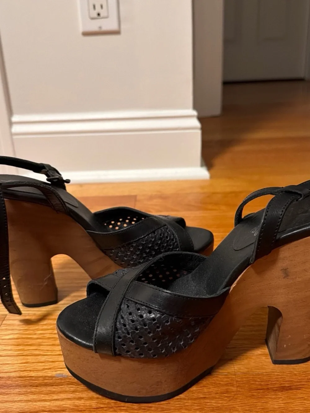 Free People bold platform